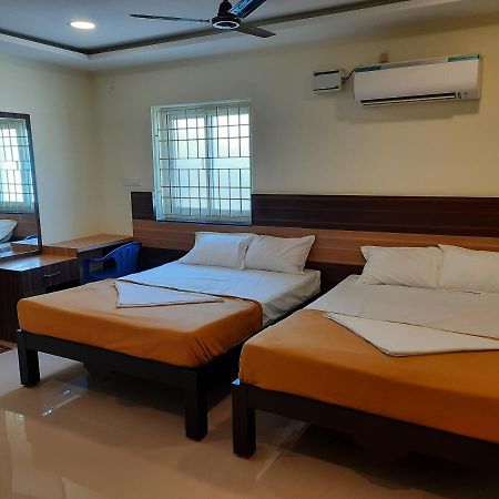 Отель Grk Residency Guduvancheri Экстерьер фото