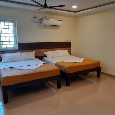 Отель Grk Residency Guduvancheri Экстерьер фото