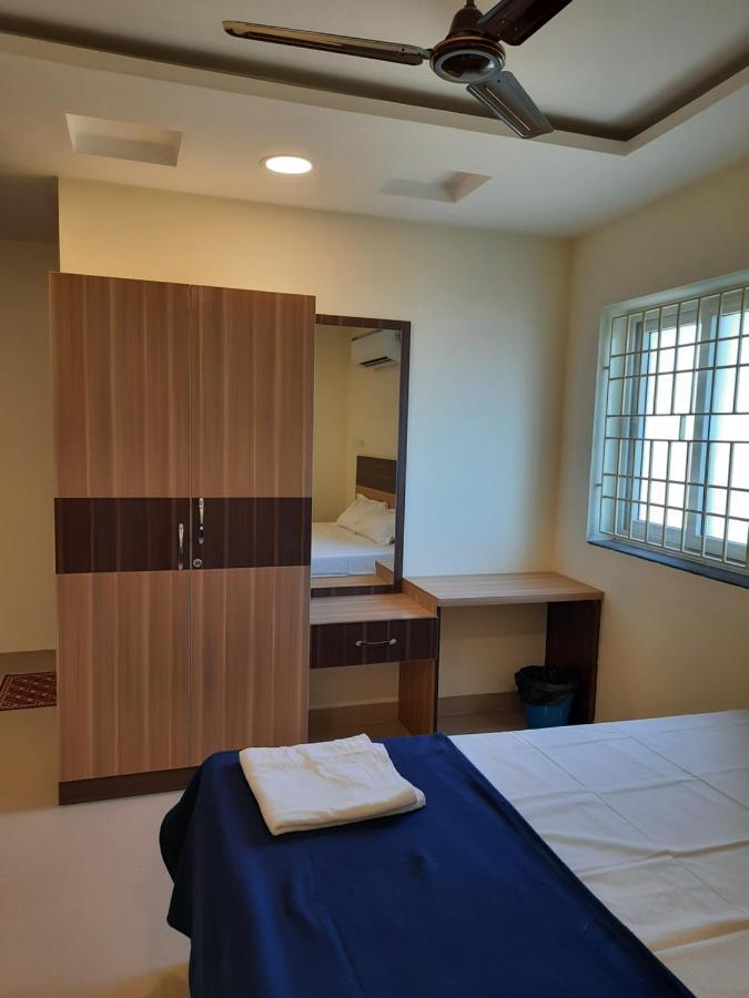 Отель Grk Residency Guduvancheri Экстерьер фото