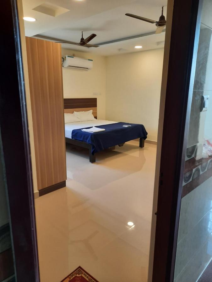 Отель Grk Residency Guduvancheri Экстерьер фото